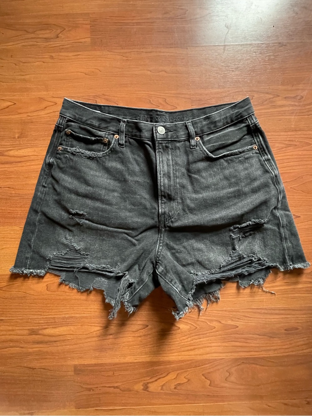 AR black destroyed 90s short